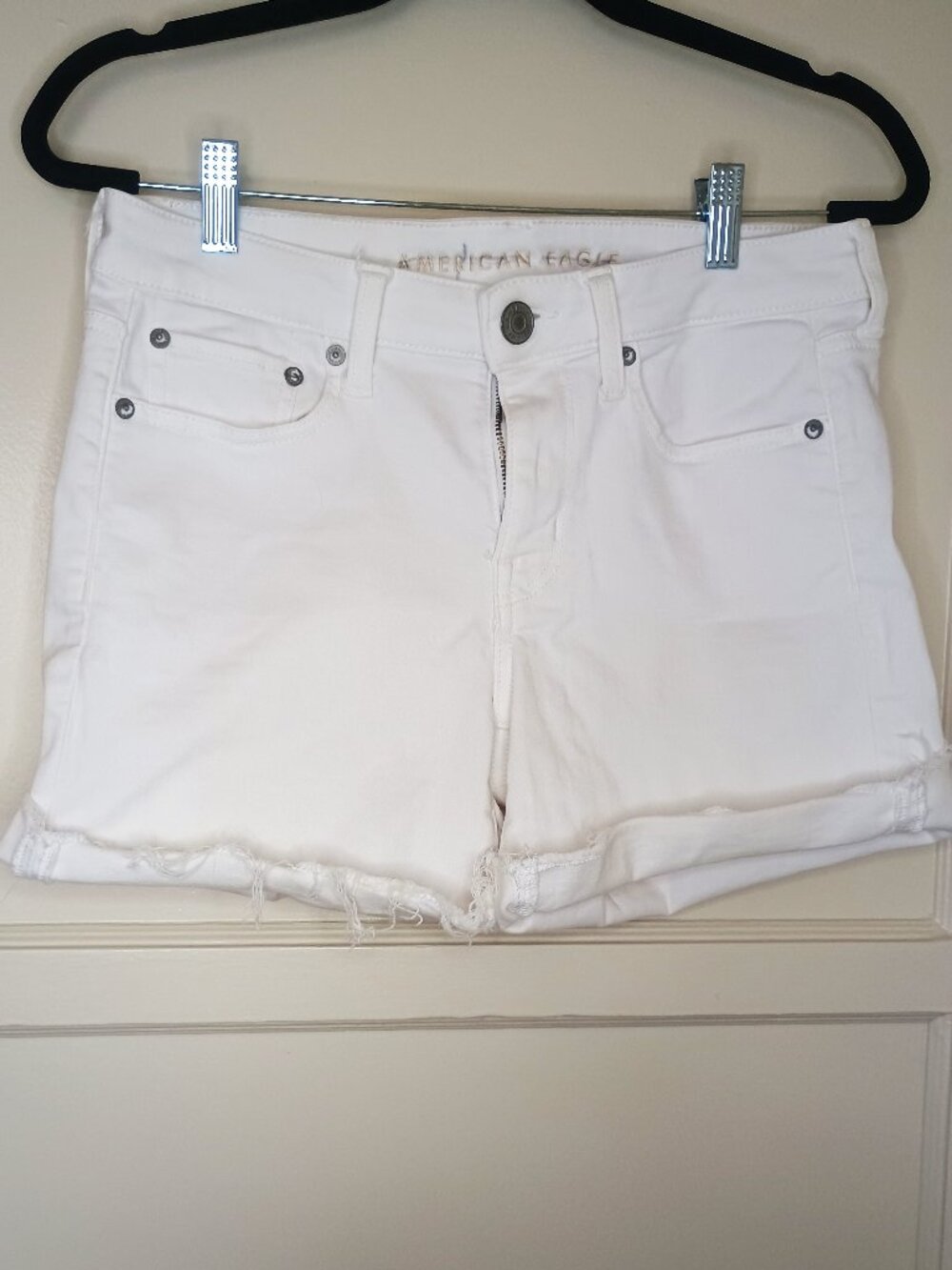American Eagle White Distressed Denim Shorts Cutoff Raw Hem Size 8